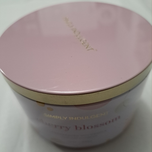 NEW Simply Indulgent Cherry Blossom Soy Candle  14oz. - Picture 2 of 6